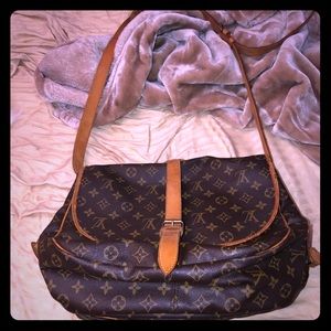 Large Louis Vuitton authentic bag